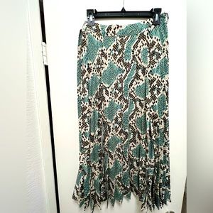 Topshop pleated skirt new without tags